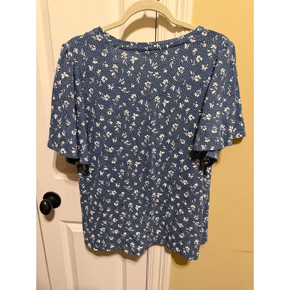 LC Lauren Conrad Womens Blue White Floral Flutter Sleeve V Neck Cotton Top 1X - Picture 5 of 9